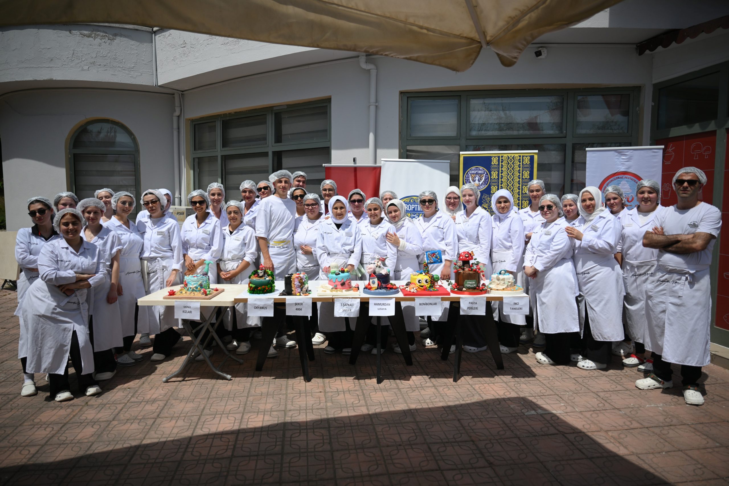Bornova’da tatlı rekabet